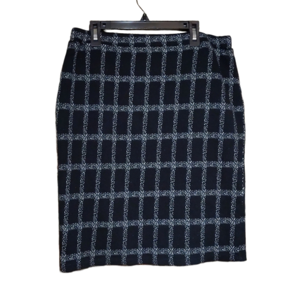 Leota black and white pull-on skirt